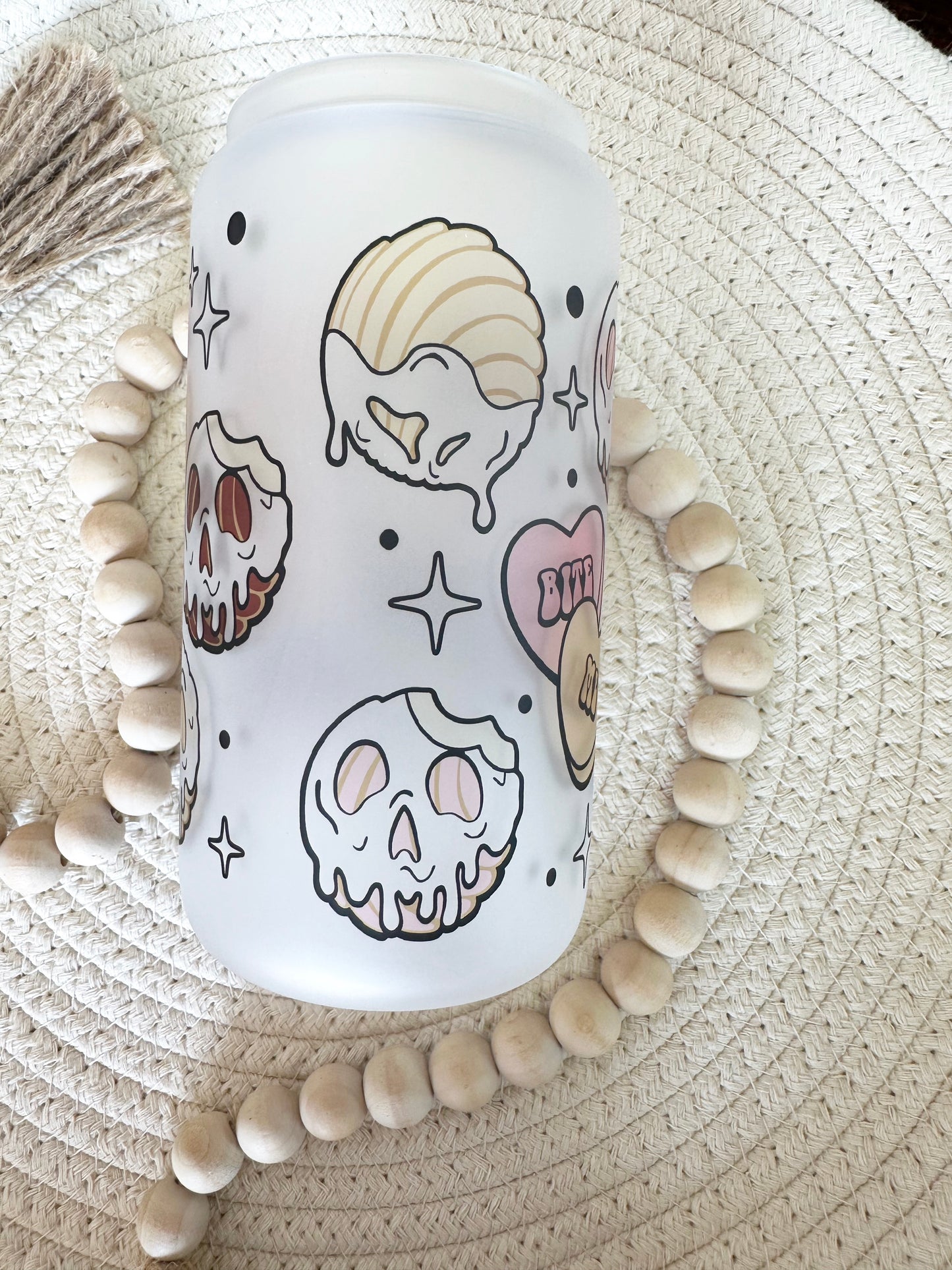 Dripping Conchas Frosted Glass Can